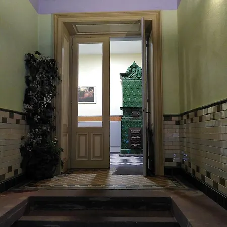 Chez Jeanne A La Gruber *