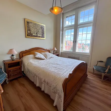 Chez Jeanne A La Gruber Apartment